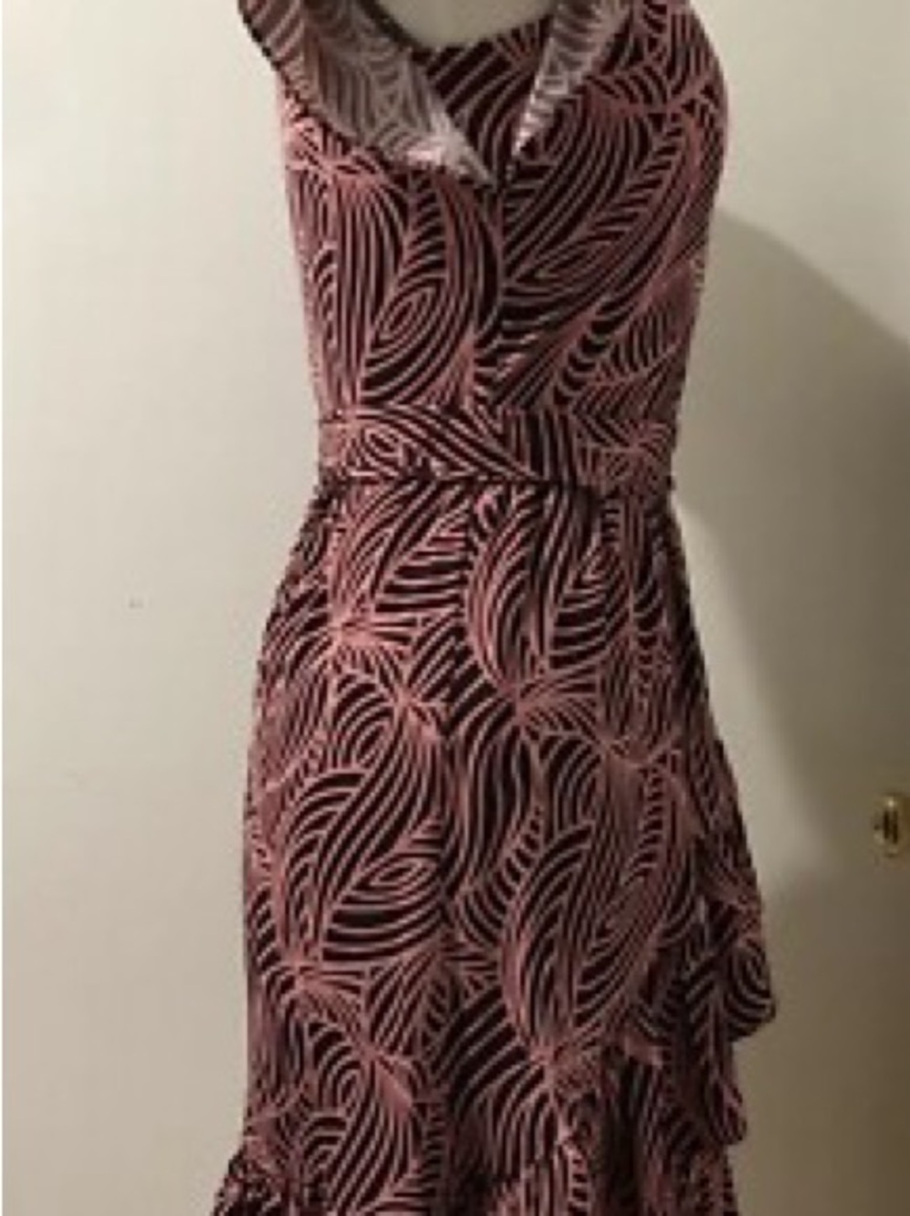 NWOT MICHAEL KORS Elegant Patterned Dress, Ruffles, Cap Sleeves w/Belt - Picture 8 of 10